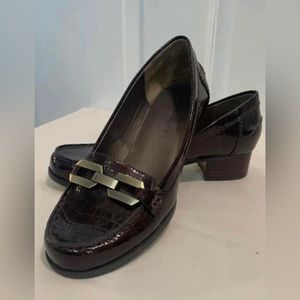 Bandolino loafer with heel